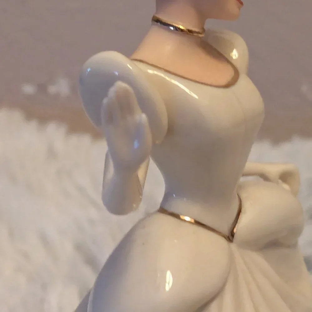 Disney Showcase Collection Cinderella Lenox Classics New in Box COA